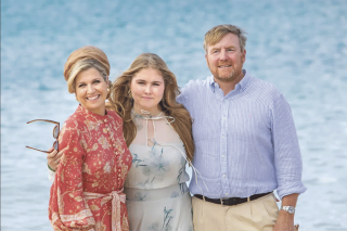 Le roi Willem-Alexander et la reine Maxima accompagnent la princesse Catharina-Amalia dans ce voyage de découverte des Antilles Néerlandaises