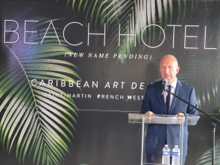 Patrice Seguin, propriétaire du Beach Hôtel annonce officiellement le début des travaux. 