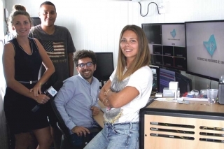 La jeune équipe IOTV, Eva, Esteban, Loïc et Laetitia (de gauche à droite) vous donne rendez-vous chaque jour  à partir de 18 heures sur Canal Sat, chaîne 32. 